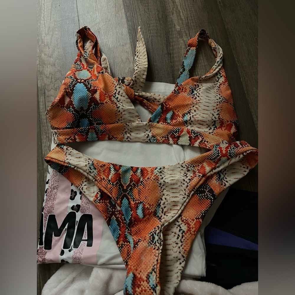 Bathing suit